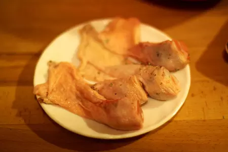 Куриные голени фаршированные, с беконом: шаг 2