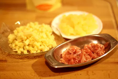 Куриные голени фаршированные, с беконом: шаг 3