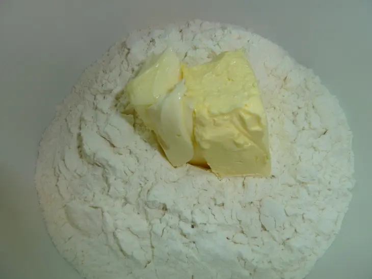 Итальянский пирог "сбризолона" ( один из самых быстрых и орехово-вкусных пирогов): шаг 3