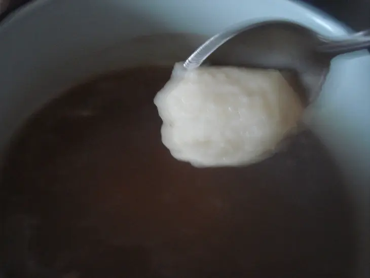 Гречневый суп с картофельными клёцками и шампиньонами: шаг 5