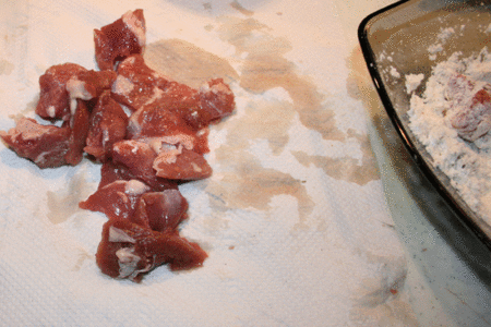 Мясо, тушеное с сырным "коричневым" соусом: шаг 1