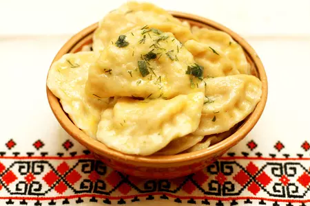 Вареники с картошкой и творогом.: шаг 1