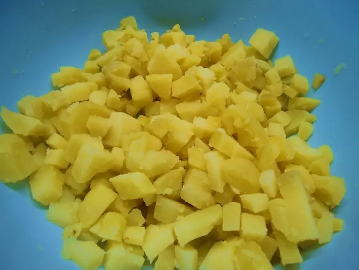 Картофельный салат с поджаристой куриной грудкой: шаг 4