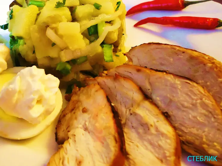 Картофельный салат с поджаристой куриной грудкой: шаг 9