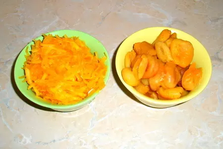 Пирог с тыквой и курагой: шаг 2