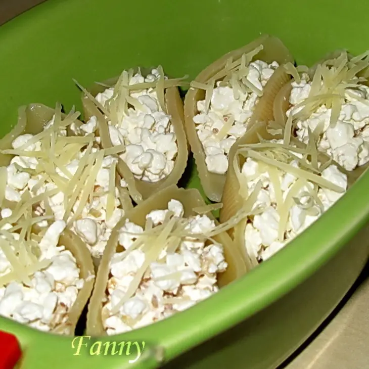 Конкильони, фаршированные домашним сыром с кабачковым соусом: шаг 7