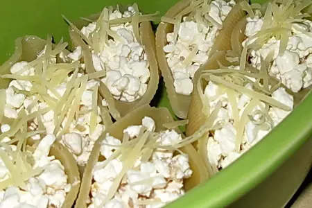 Конкильони, фаршированные домашним сыром с кабачковым соусом: шаг 7