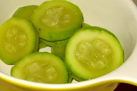 Конкильони, фаршированные домашним сыром с кабачковым соусом: шаг 8