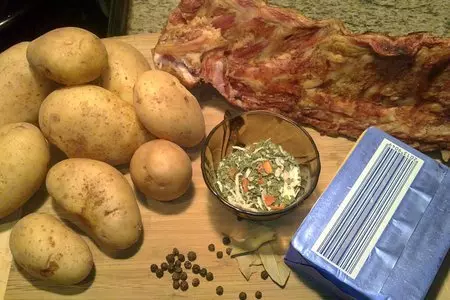 Кости копчёные™ с картофелем в скороварке: шаг 1