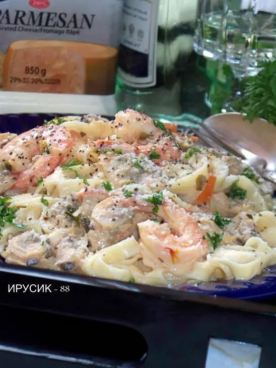 Fettuccelle   с  креветками и устрицами в сырном соусе.: шаг 19