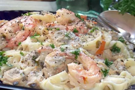Fettuccelle   с  креветками и устрицами в сырном соусе.: шаг 19