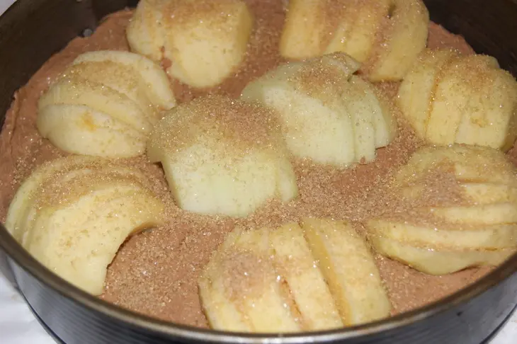 "милопита"-яблочный пирог с шоколадной пастой: шаг 5