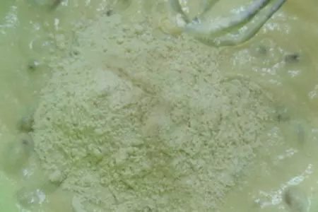 Творожные маффины с изюмом и яблочным пюре: шаг 5