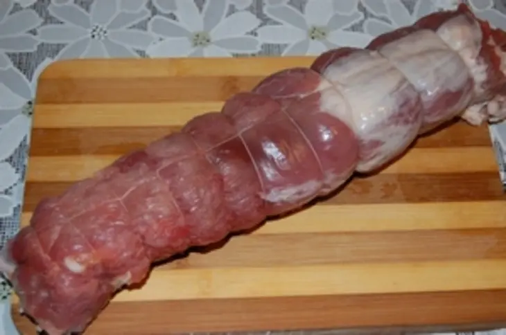 Мясной рулет с языком: шаг 8
