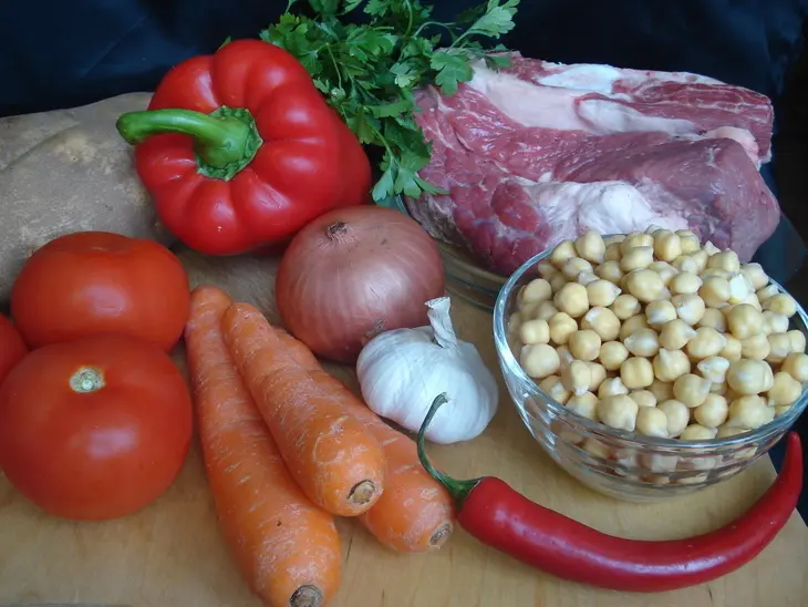 Паровой нутовый суп с мясом и овощами (дуэль): шаг 1
