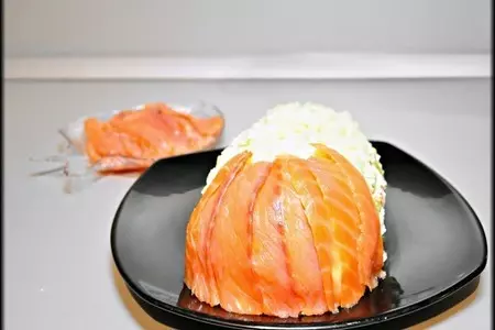 Салат "мимоза" с карамелизованным лососем.: шаг 8