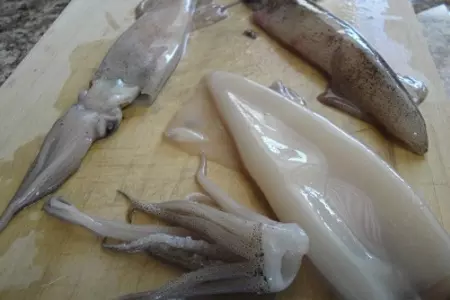 Кокосовый суп с креветками и кальмаром: шаг 4