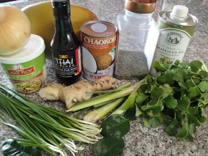 Кокосовый суп с креветками и кальмаром: шаг 5