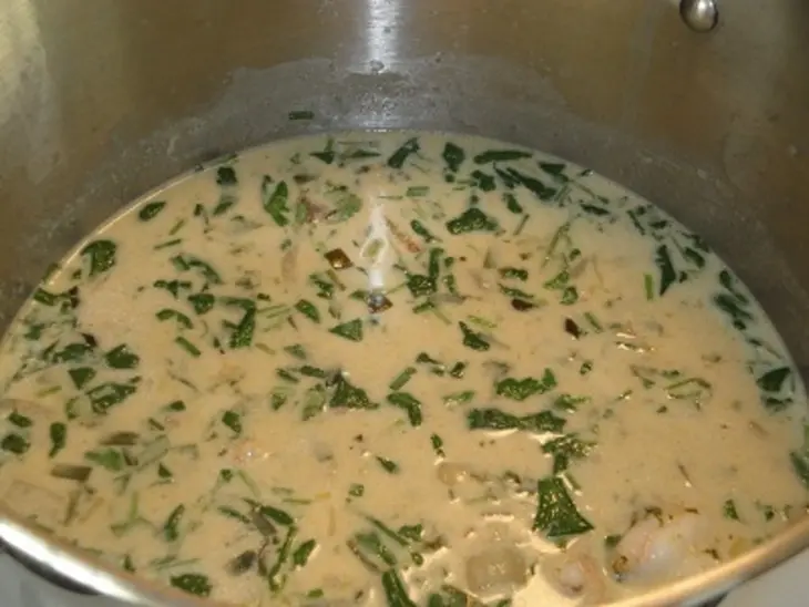 Кокосовый суп с креветками и кальмаром: шаг 7