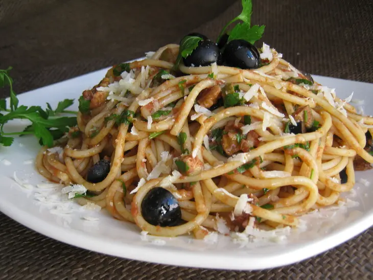 Спагетти с анчоусами (spaghetti alla puttanesca).: шаг 9