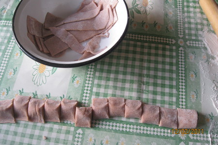 Шоколадные папарделле со сливочно-банановым соусом и маком: шаг 4
