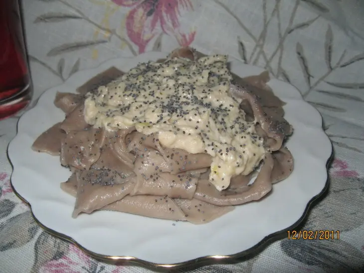 Шоколадные папарделле со сливочно-банановым соусом и маком: шаг 10