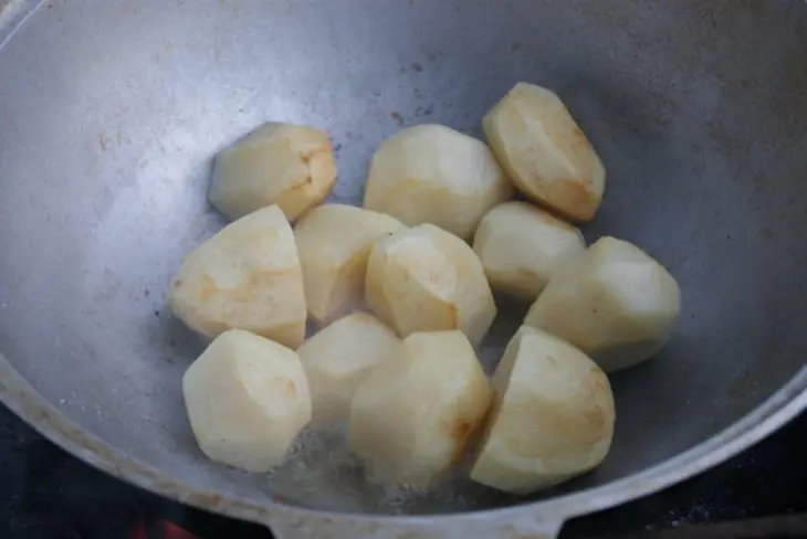 Баранина с овощами в казане: шаг 3