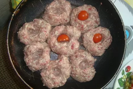 Тефтели с помидорами черри и сыром: шаг 1