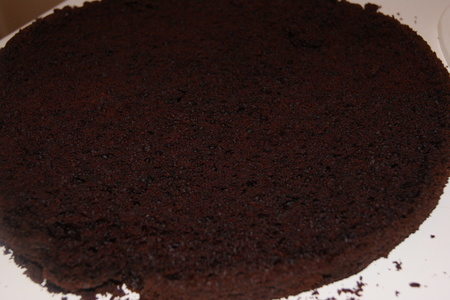 Торт шоколадный с кремом из молочного и белого шоколада.: шаг 2