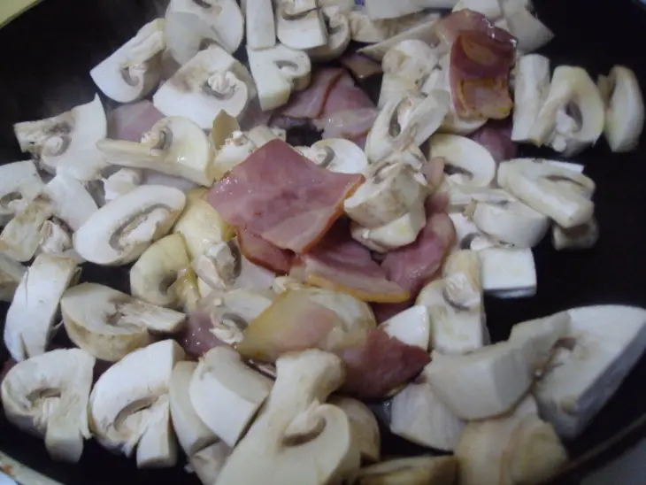 Мини тарт с беконом и грибами.: шаг 3