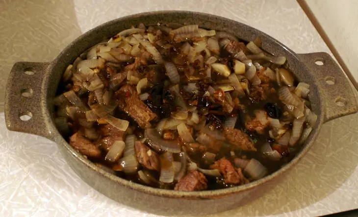 Говядина по-деревенски с пряными сконами: шаг 2