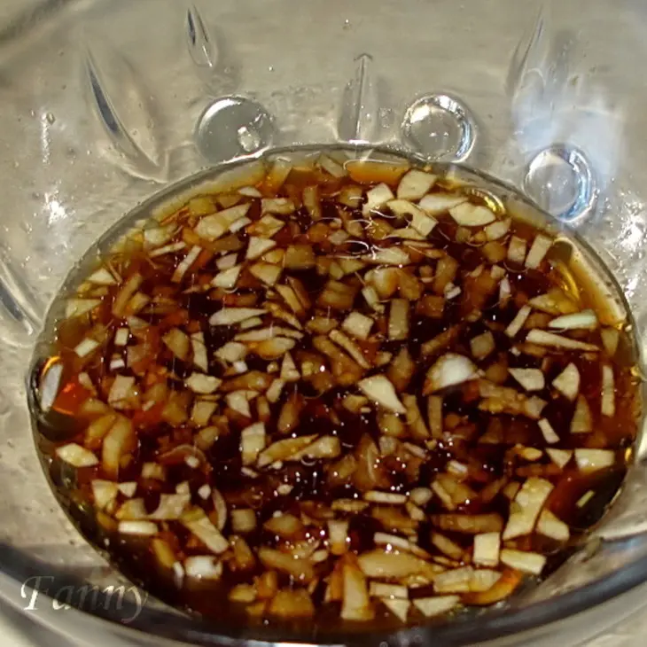 Мясной салат с сельдереем и виноградом: шаг 2