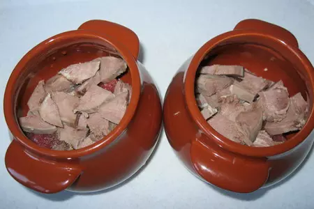 Мясное ассорти в горшочке: шаг 4