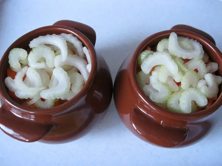 Мясное ассорти в горшочке: шаг 5