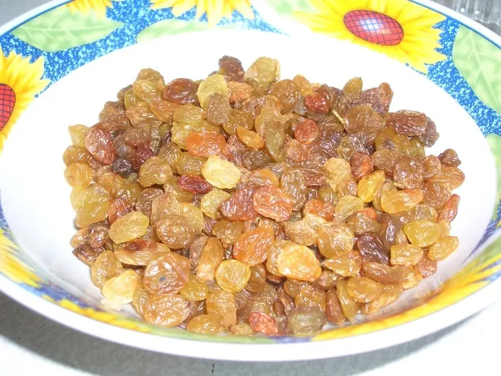 Кукурузные кексы с изюмом: шаг 2