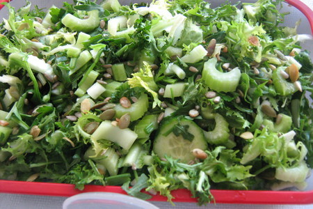 Салат из зеленых овощей « изумруд » ( влк): шаг 4