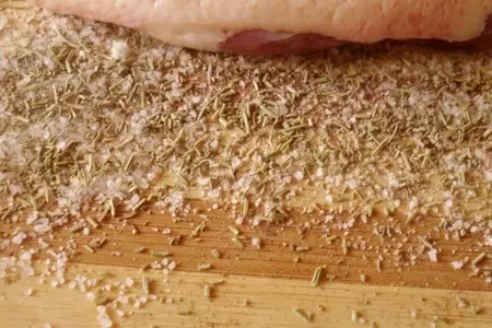 Утиная грудка со шпинатом и грибами, запечённая в слоёном тесте: шаг 3