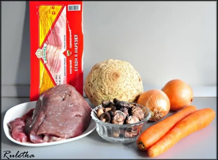 Мясо с овощами в горшочках "бородино".: шаг 1