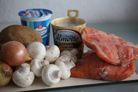 Рыбная запeканка с грибами: шаг 1