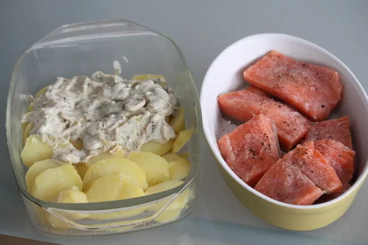 Рыбная запeканка с грибами: шаг 4