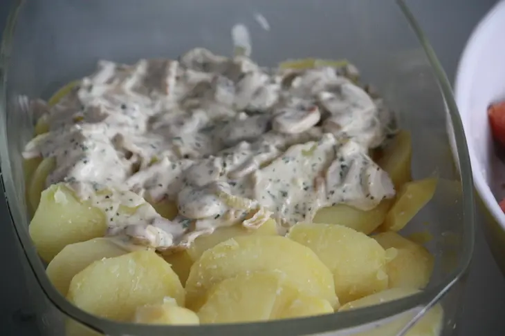 Рыбная запeканка с грибами: шаг 5