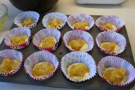 World's easiest jam-filled muffins (кексы с джемом внутри) :s: шаг 9