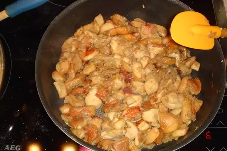 Каннеллони, фаршированные грибами с сыром в сливочно-шпинатном соусе: шаг 6