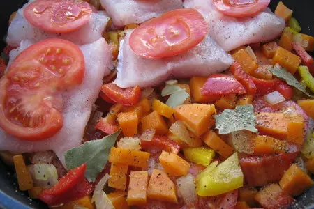 Рыба тушёная с  овощами: шаг 7