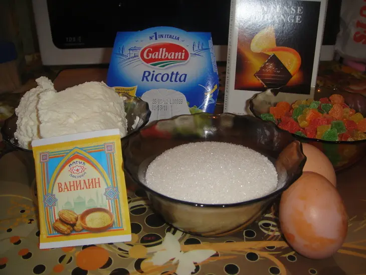 Сырное суфле с цукатами и шоколадом: шаг 1