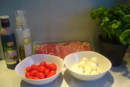 Веррины „капрезе“  (всем известная закуска в праздничной упаковке): шаг 1