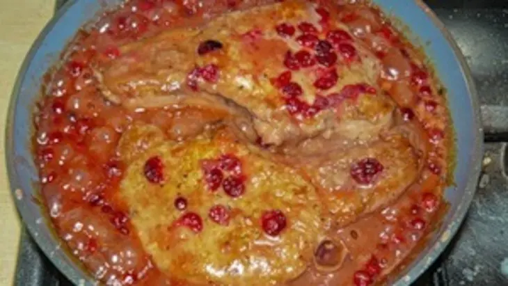 Свинина в клюквенном соусе.: шаг 7