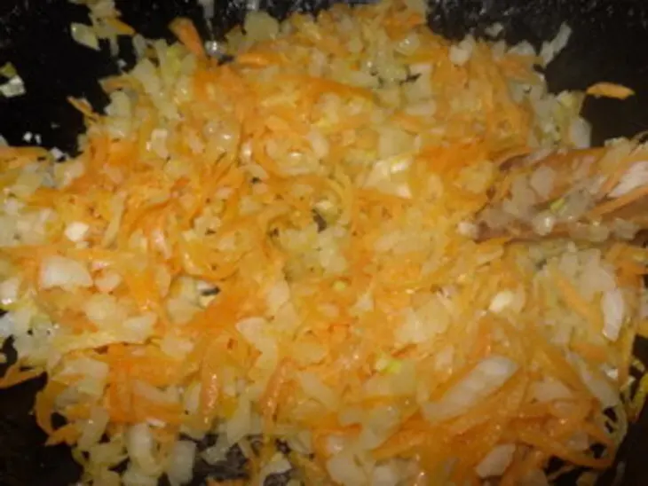 Необычные голубцы с рисом, фаршем и грибами в нежной заливке (влк): шаг 3