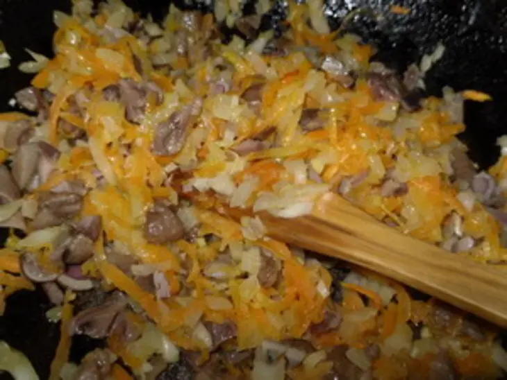Необычные голубцы с рисом, фаршем и грибами в нежной заливке (влк): шаг 5