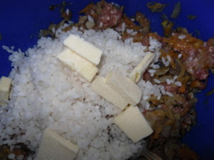 Необычные голубцы с рисом, фаршем и грибами в нежной заливке (влк): шаг 9